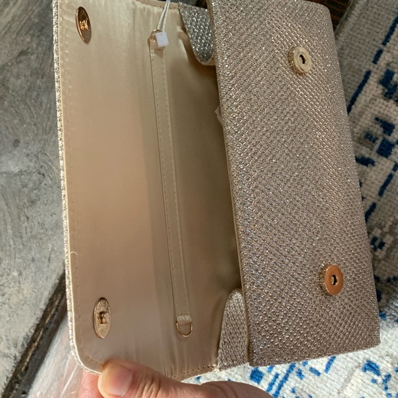 Metallic clutch bag - Picture 5 of 5